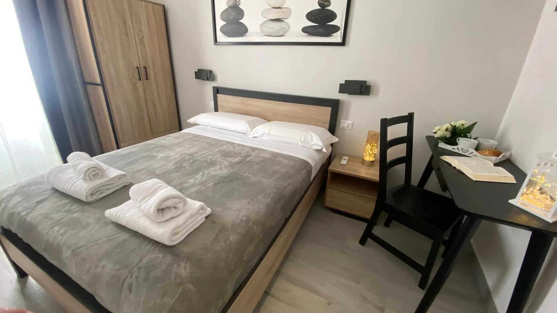 Soft Rooms Guest House Affittacamere Roma Centro 0*,  Italia